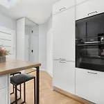 Apartament Z 2 Sypialniami I Oddzielna Kuchnia W Centrum Wroclawia Na 4 Pietrze By Noclegi Renters