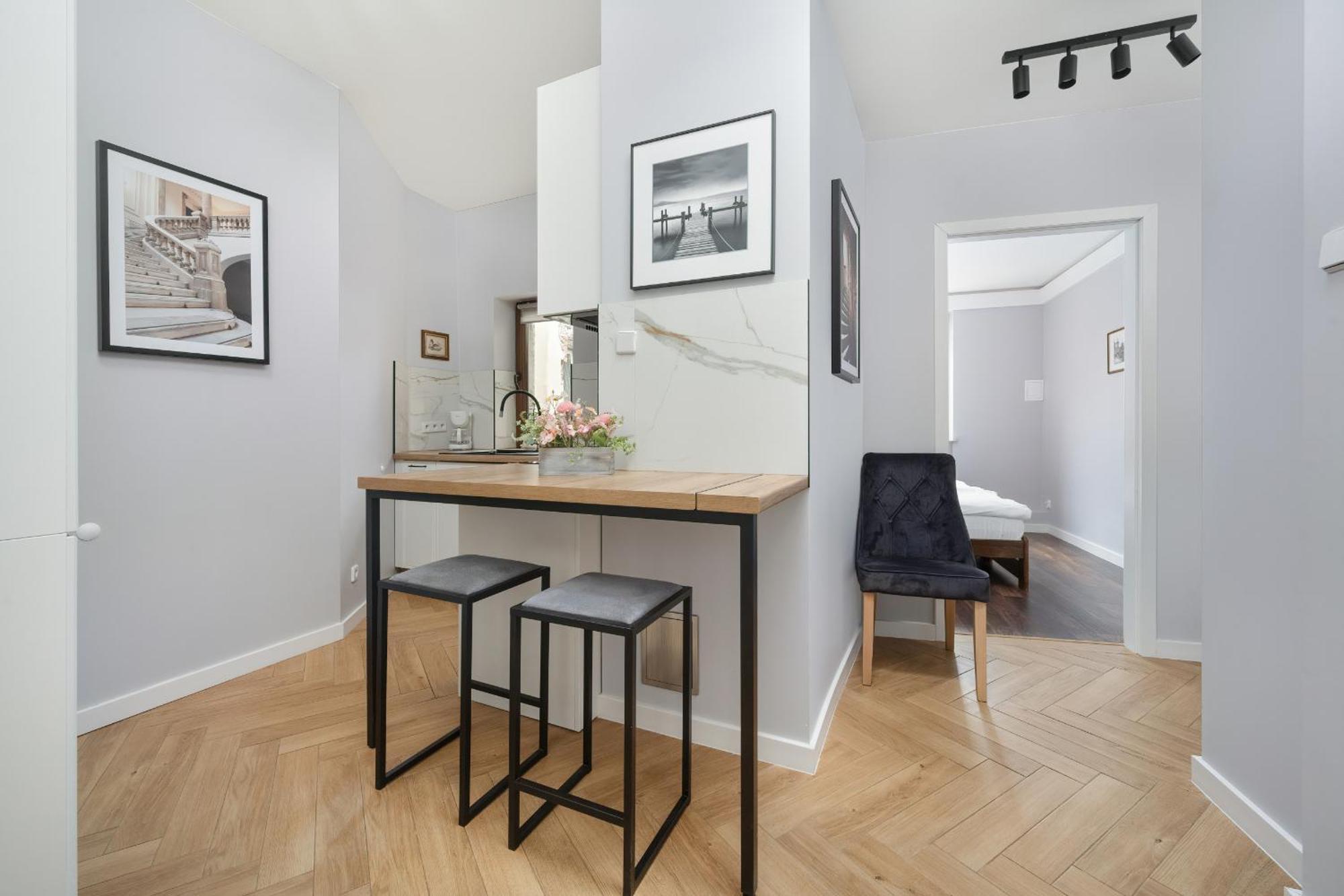 Z 2 Sypialniami I Oddzielna Kuchnia W Centrum Wroclawia Na 4 Pietrze By Renters Apartament Wrocław